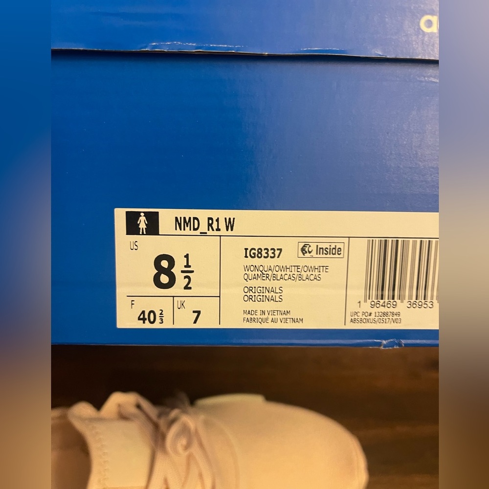 New size‎ 8.5 Adidas NMD_R1 W pink running shoes. IG8337 - Picture 7 of 9